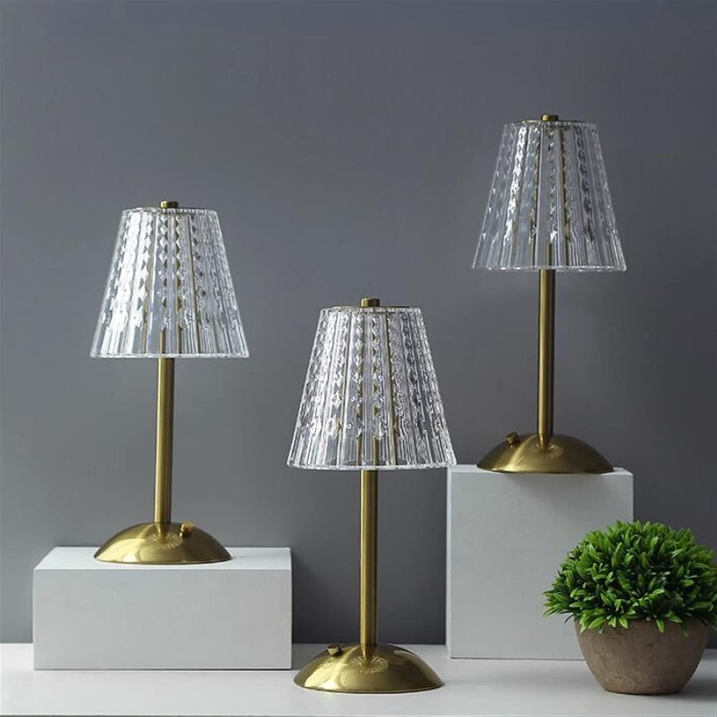 XTD832 Table Lamp in Crystal Style