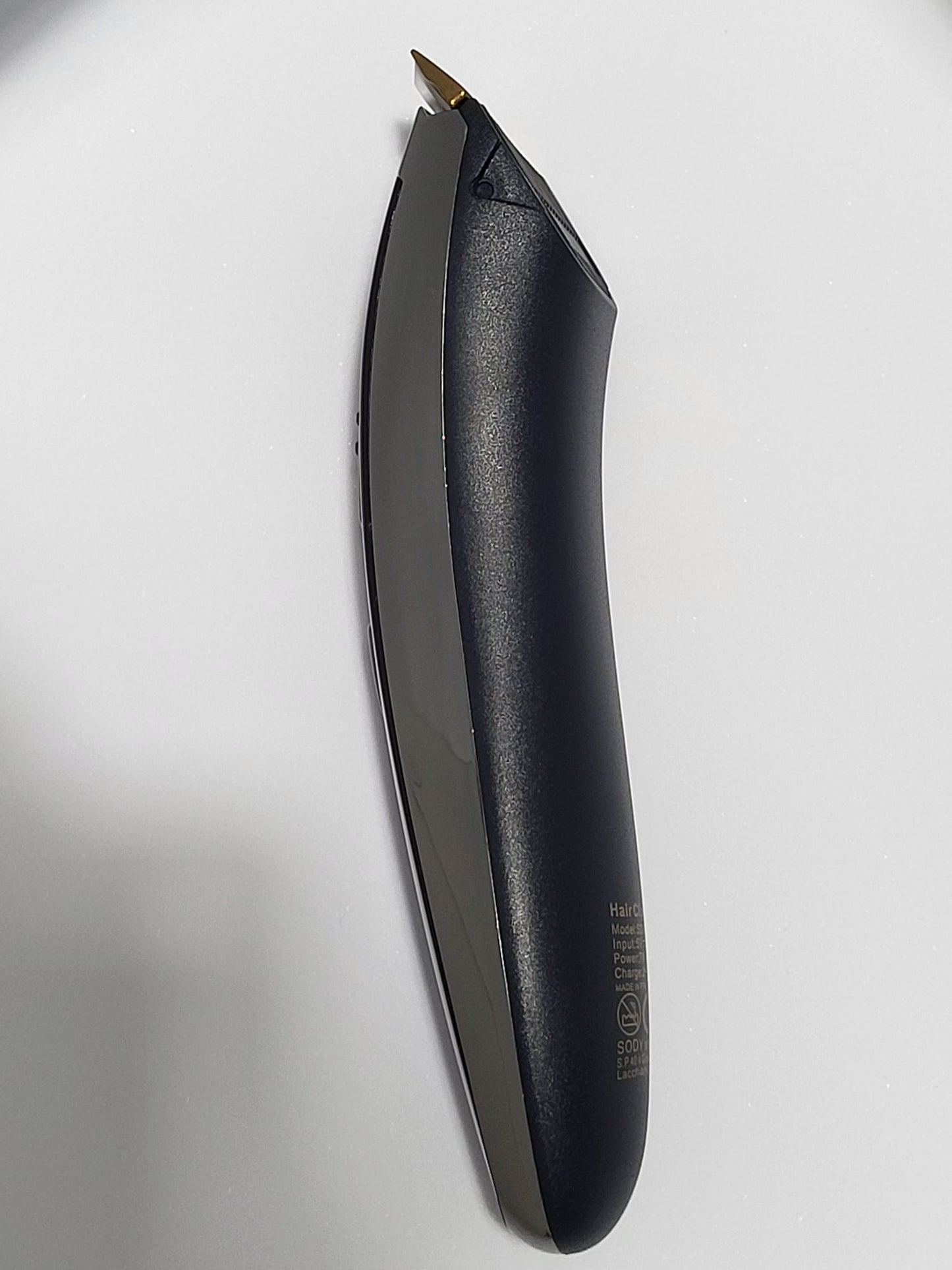 Tagliacapelli Ricaricabile Professionale con Lama in Ceramica e Titanio - 4 Pettini Rifinitori