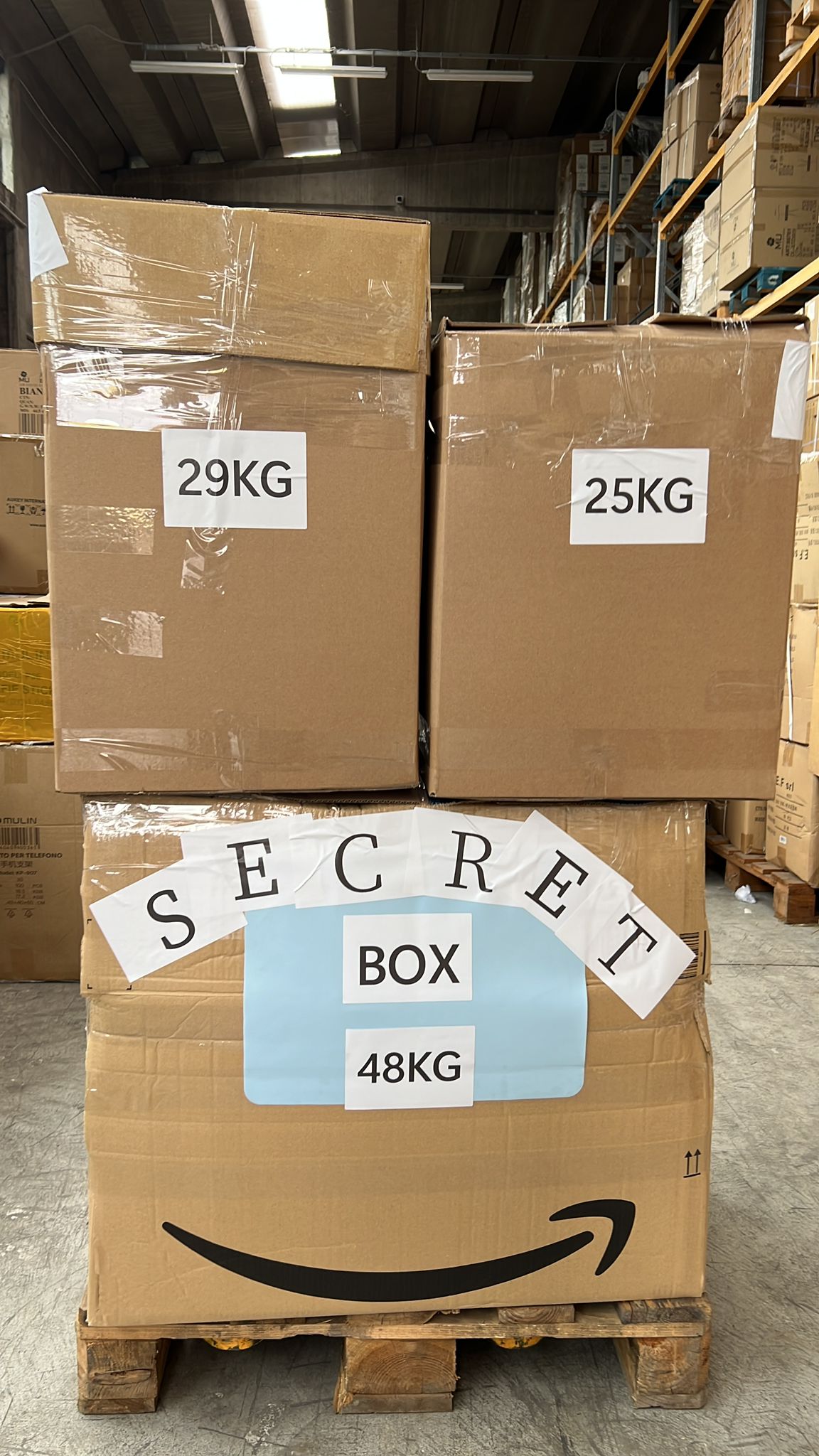 SECRET BOX GRADE A ITEMS - 12,5€/KG + IVA